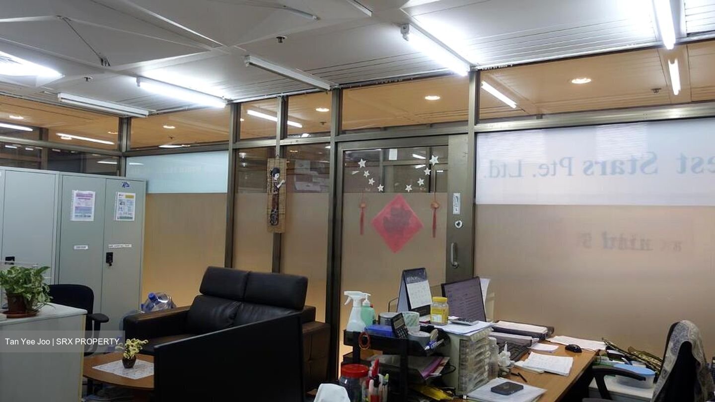 Peninsula Shopping Complex (D6), Office #456331801